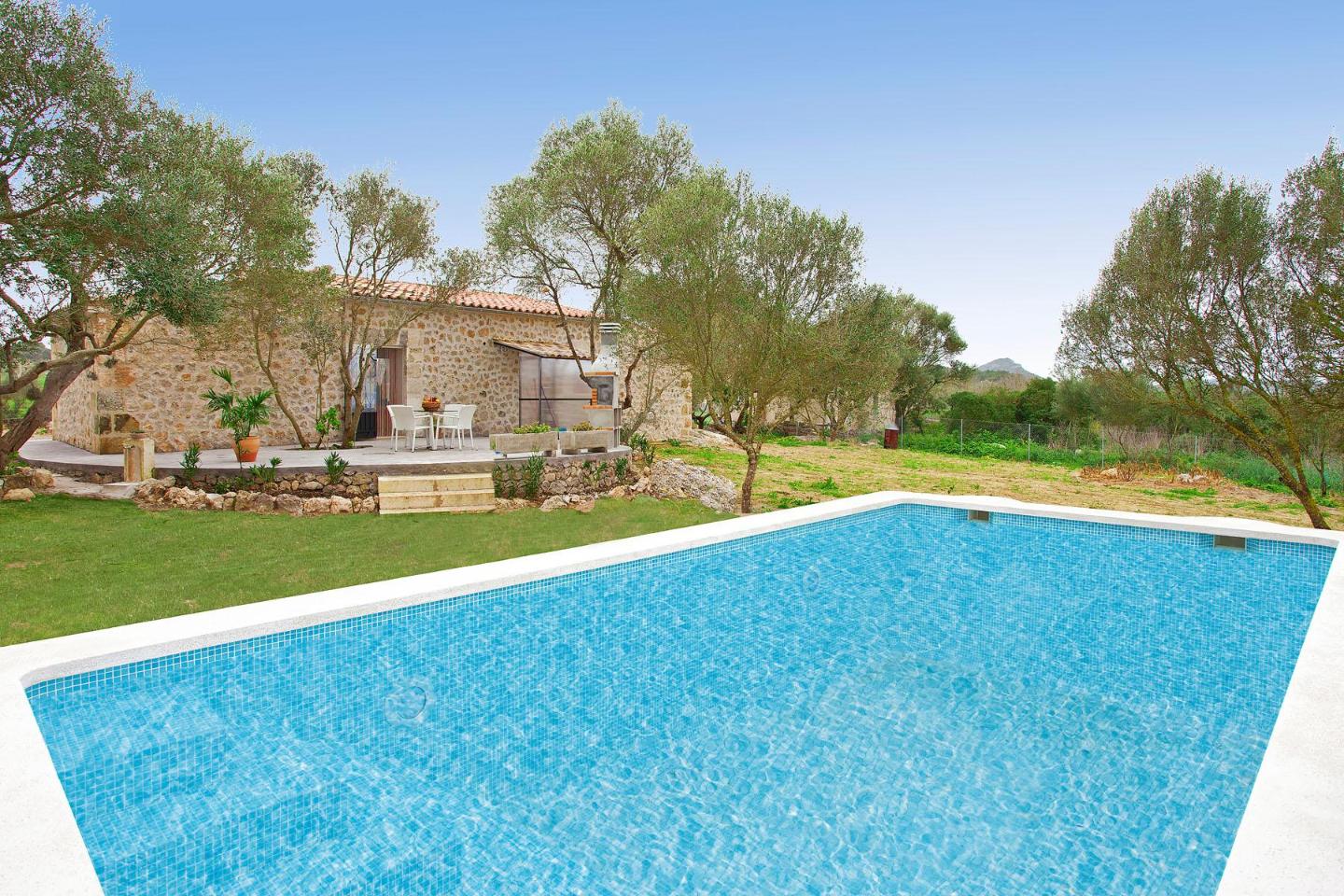 Finca Son Alcaines In Sineu Mallorca Centre For 3 Persons To Rent